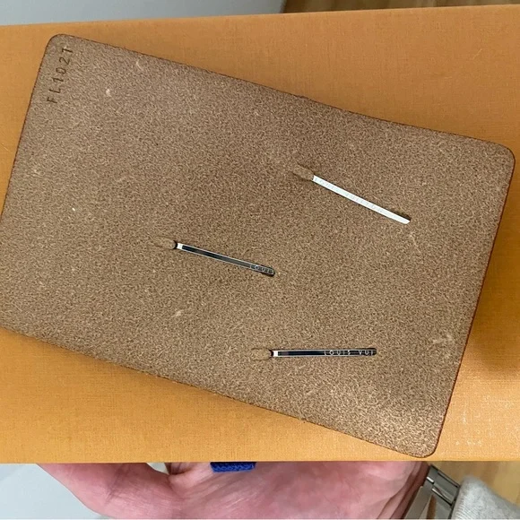 Louis Vuitton Flower Pin Set
Early 2000s - Picture 2 of 5